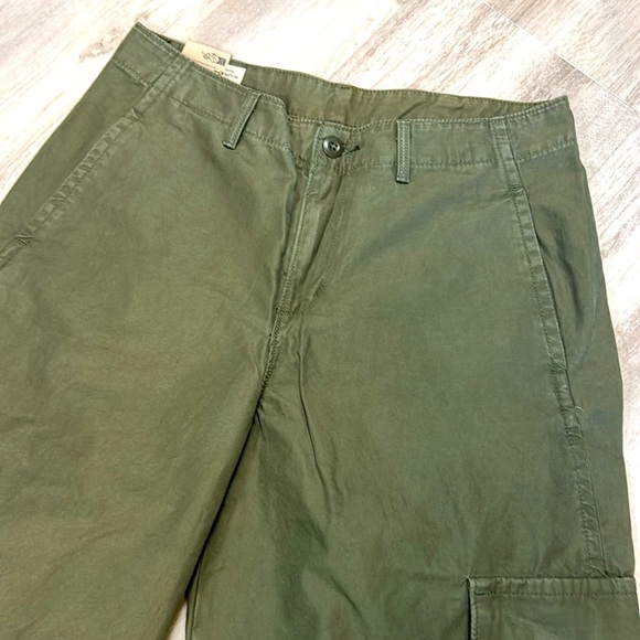 NWT Levi’s Women’s Olive Green Wide Leg Cotton Twill Baggy Cargo Pants Trousers - Picture 5 of 11